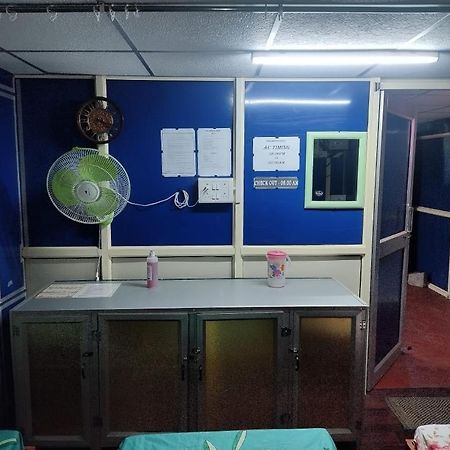 Rajeswari Ac Dormitory For Indian Males Only Port Blair Buitenkant foto