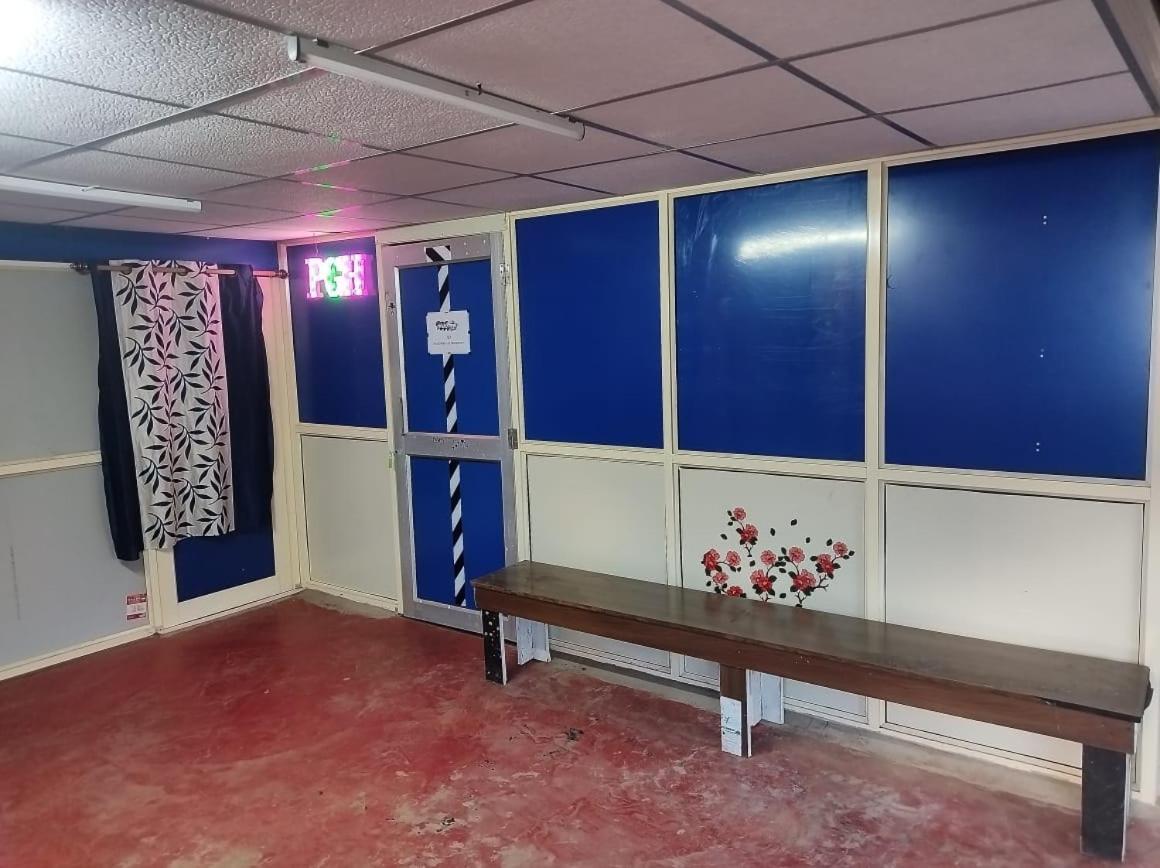 Rajeswari Ac Dormitory For Indian Males Only Port Blair Buitenkant foto