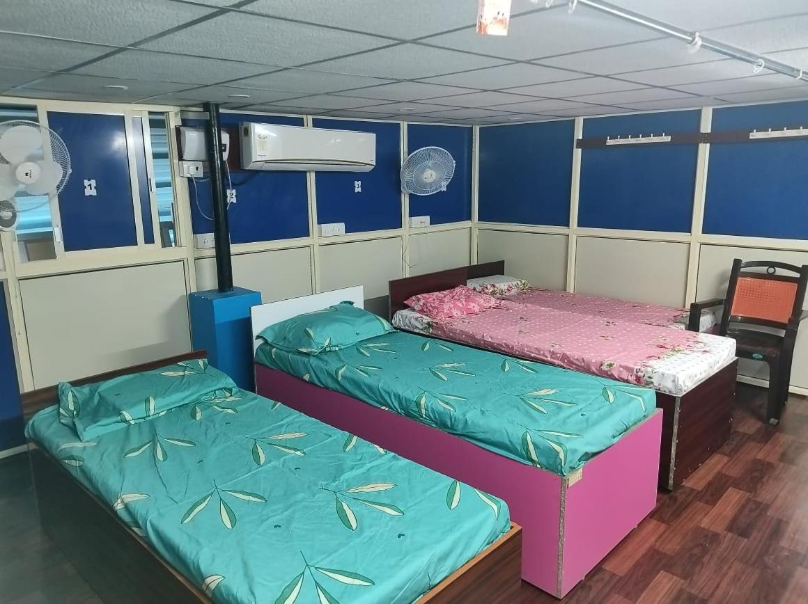 Rajeswari Ac Dormitory For Indian Males Only Port Blair Buitenkant foto
