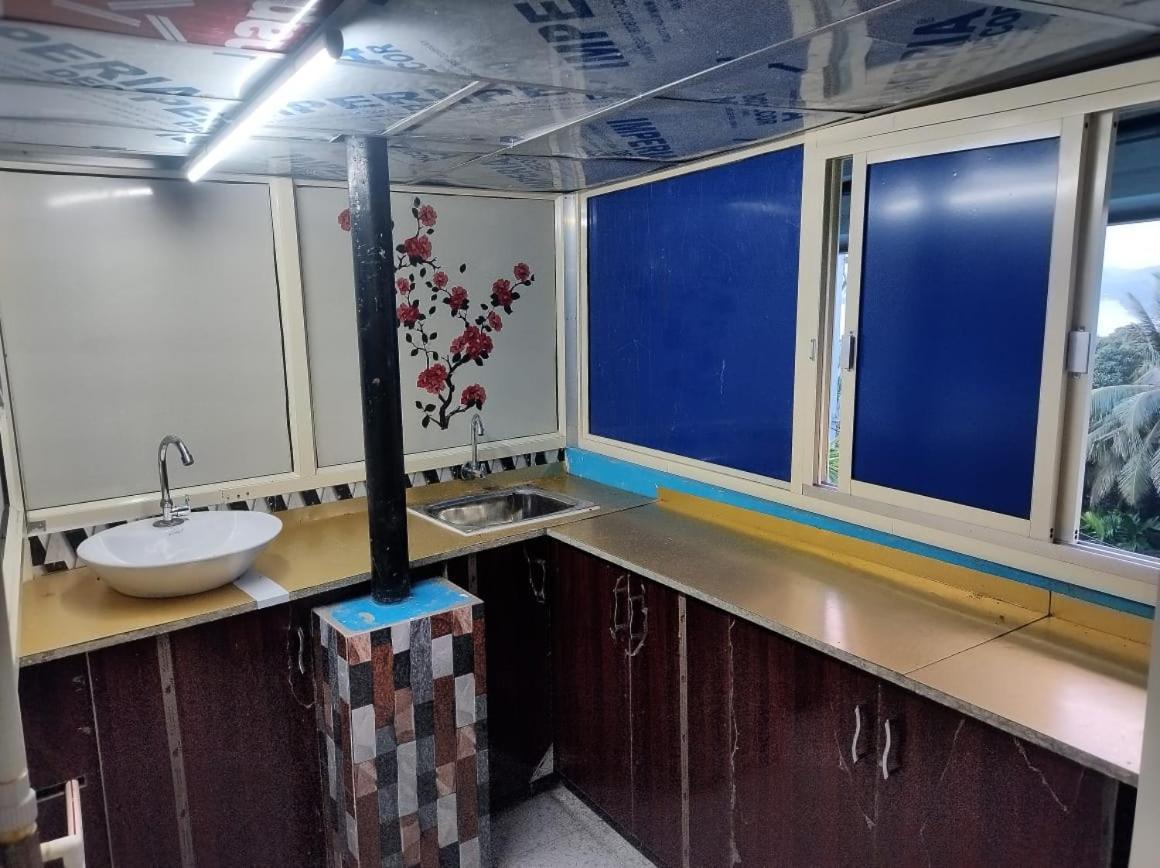 Rajeswari Ac Dormitory For Indian Males Only Port Blair Buitenkant foto